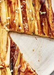 Tarta Invertida de Puerros Caramelizados