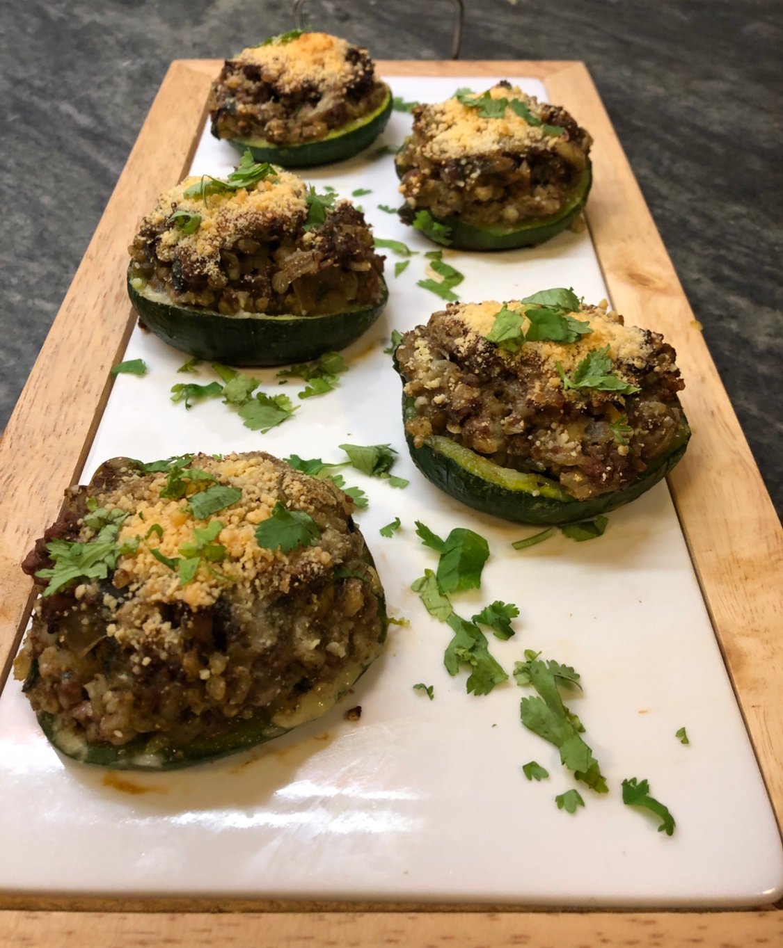 Zapallitos rellenos con torres de chenoa