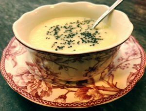 Sopa crema de Coliflor.  Tanto con tan poco